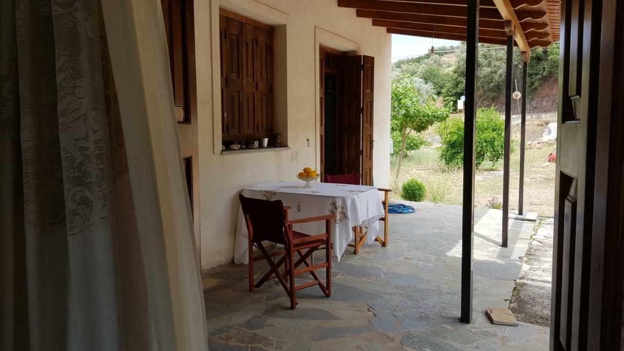 Ample Modern Country Home Nea Epidavros Buitenkant foto