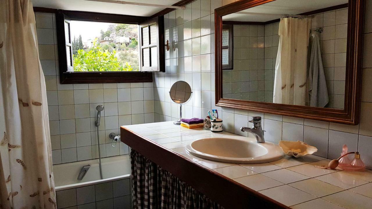 Ample Modern Country Home Nea Epidavros Buitenkant foto